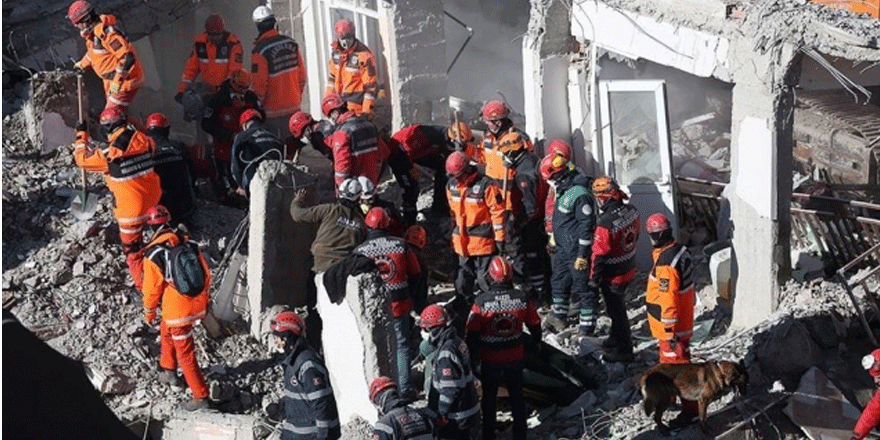Elazığ depremi: Hayatını kaybedenlerin sayısı 35'e yükseldi